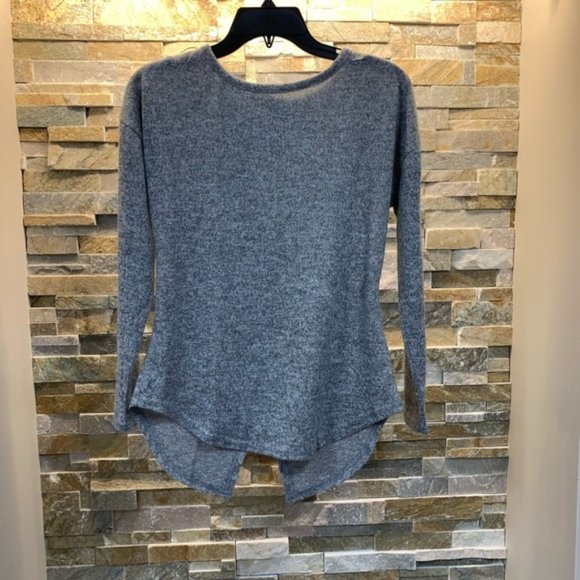 Mine Bow Back Sweater - Picture 3 of 6